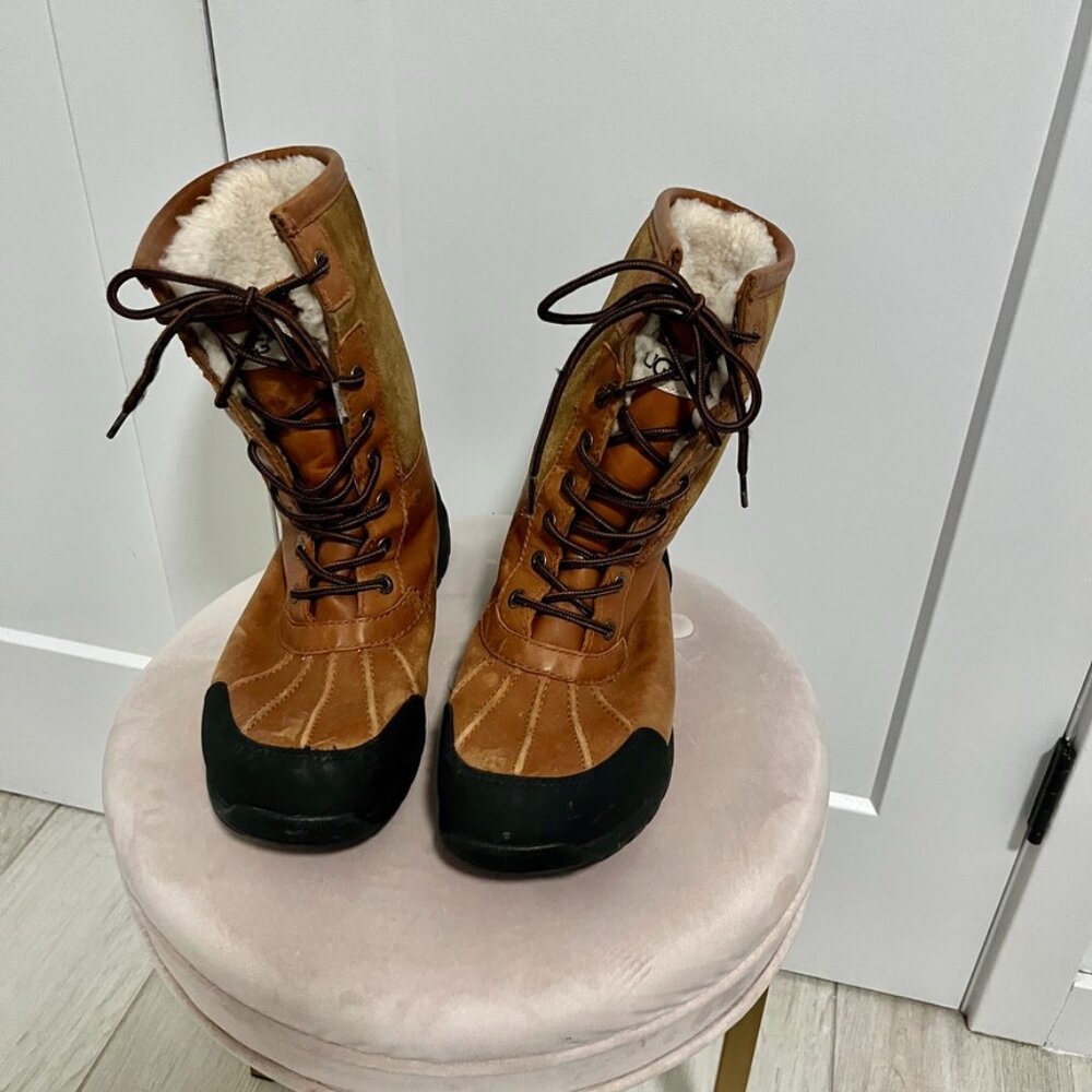 UGG Chestnut Brown Lace-Up Shearling-Lined Boots